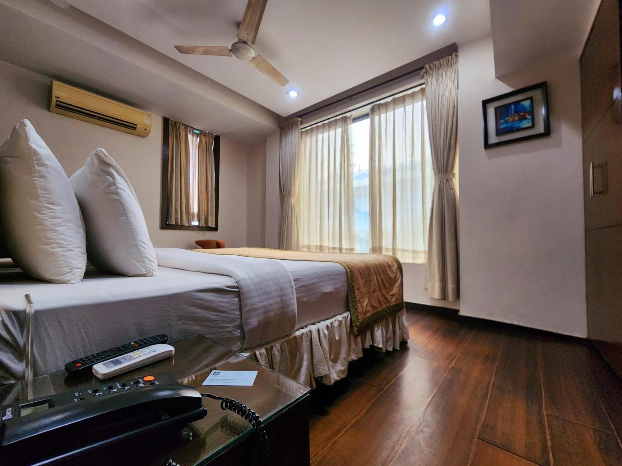 Hotel Lee International Kolkata Eksteriør bilde