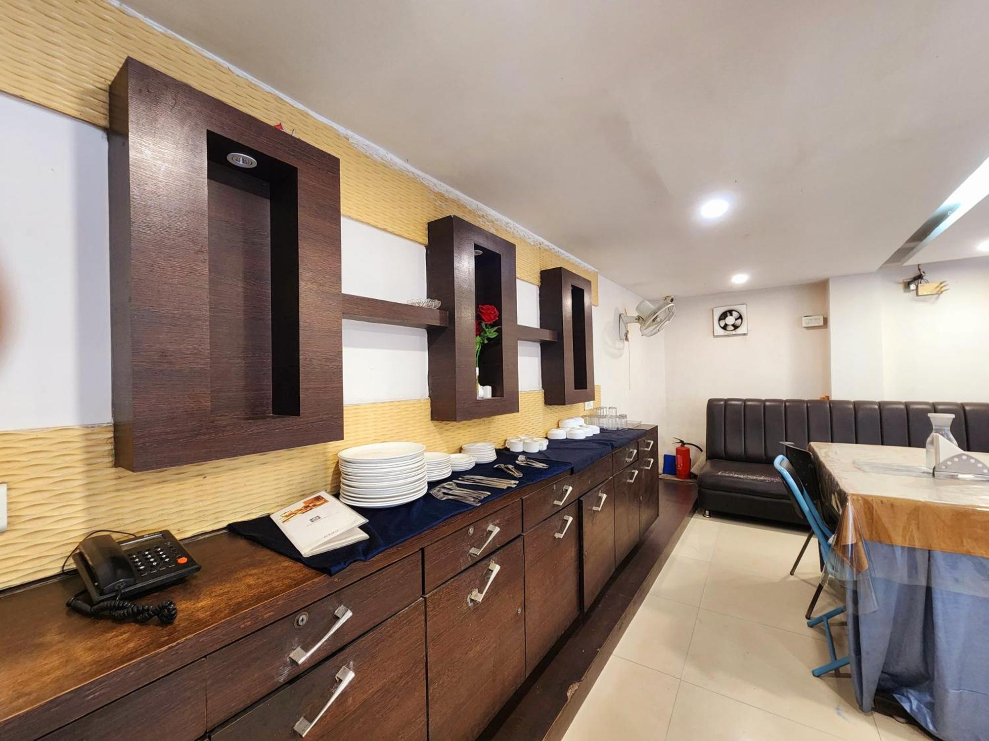 Hotel Lee International Kolkata Eksteriør bilde