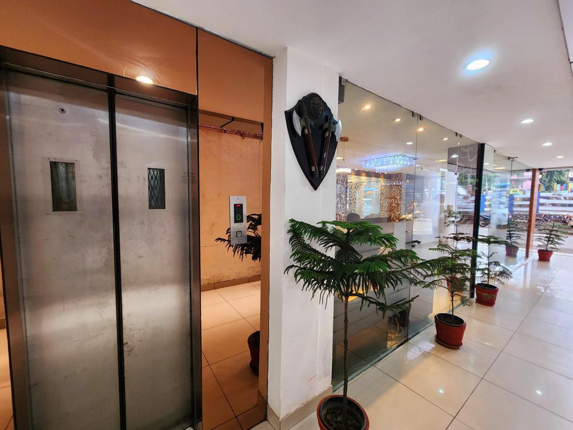 Hotel Lee International Kolkata Eksteriør bilde